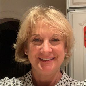 Meet your Posher, Laurie